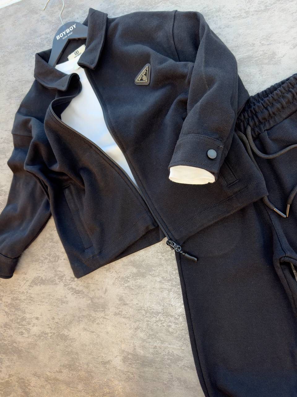 Siyah Üçlü Takım