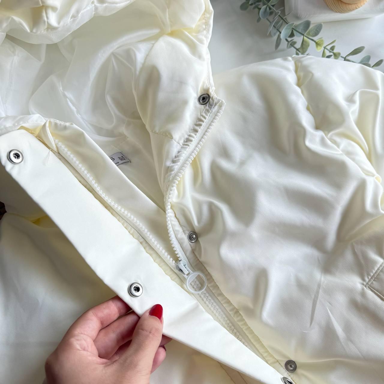 Su Geçirmez Şişme Kapüşonlu Mont Beyaz