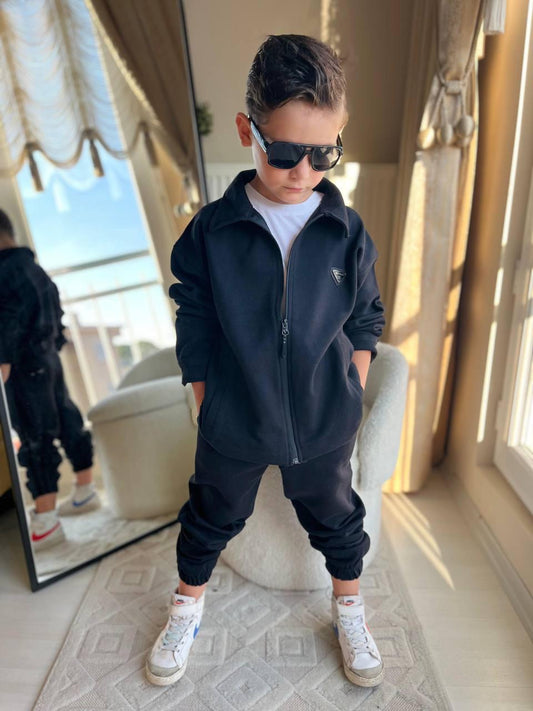 Siyah Üçlü Takım