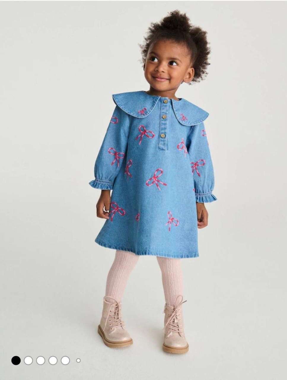 Fiyonk Nakışlı Bebe Yaka Denim Elbise