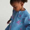 Fiyonk Nakışlı Bebe Yaka Denim Elbise