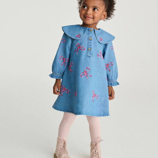 Fiyonk Nakışlı Bebe Yaka Denim Elbise
